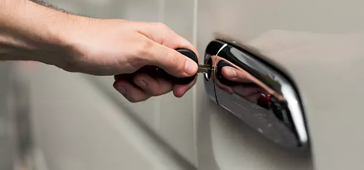 Why Choose Our Auto Locksmith Team in Town n Country, FL?